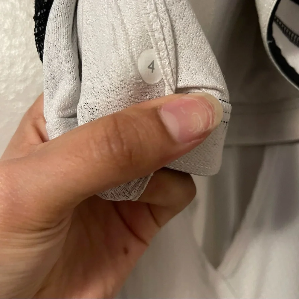 LULULEMON No Limits Tank White/Black - Picture 5 of 5